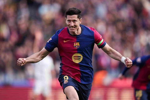 أبرزهم ليفاندوفسكي.. 4 لاعبين على أعتاب الرحيل عن برشلونة في صيف 2026